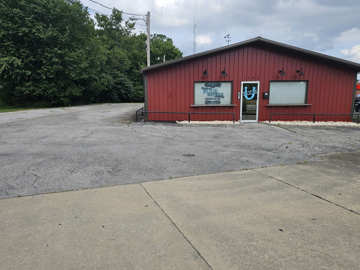1406 Salem Road Property Photo 4