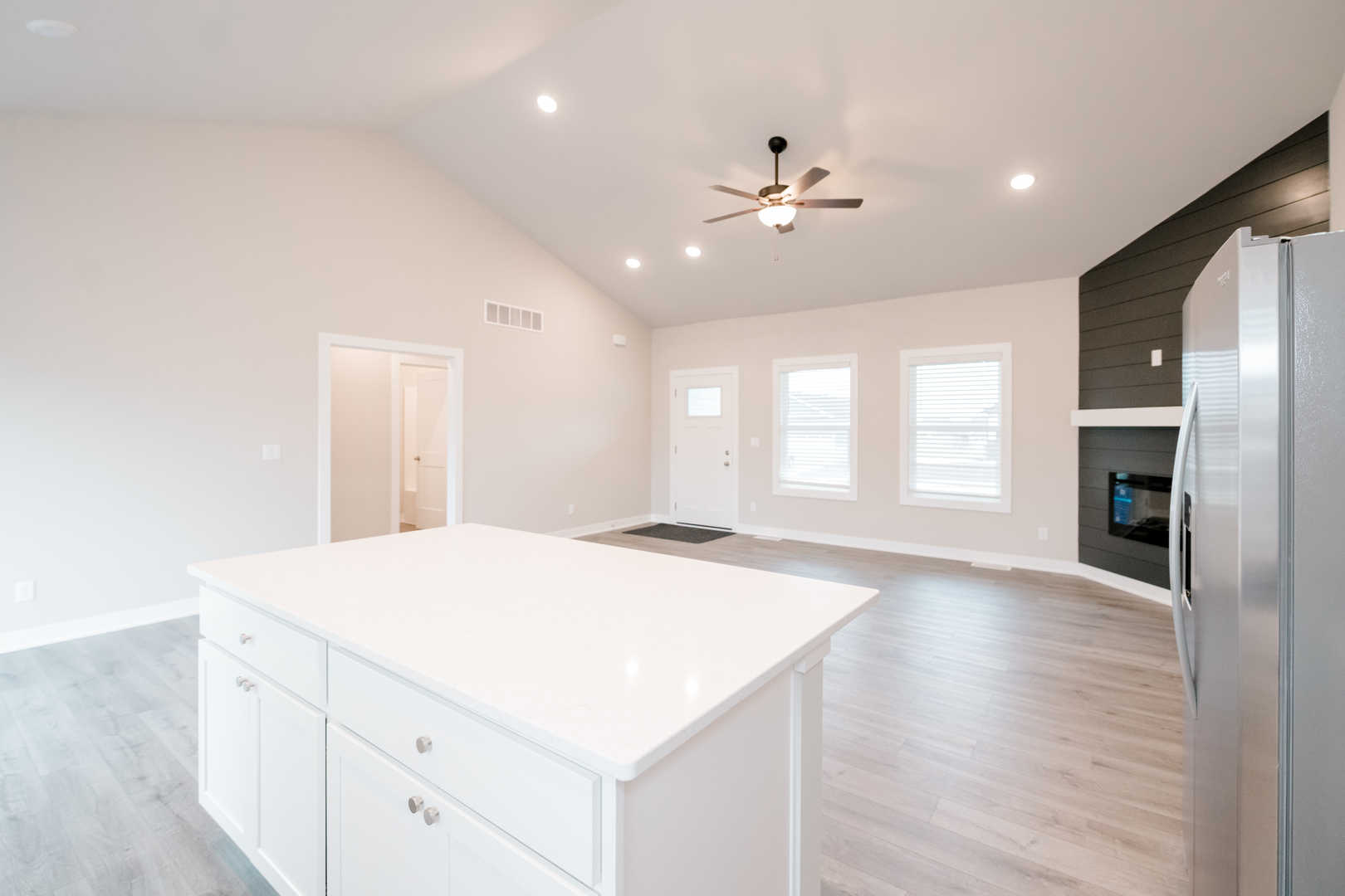 6124 Thor Avenue Property Photo 6