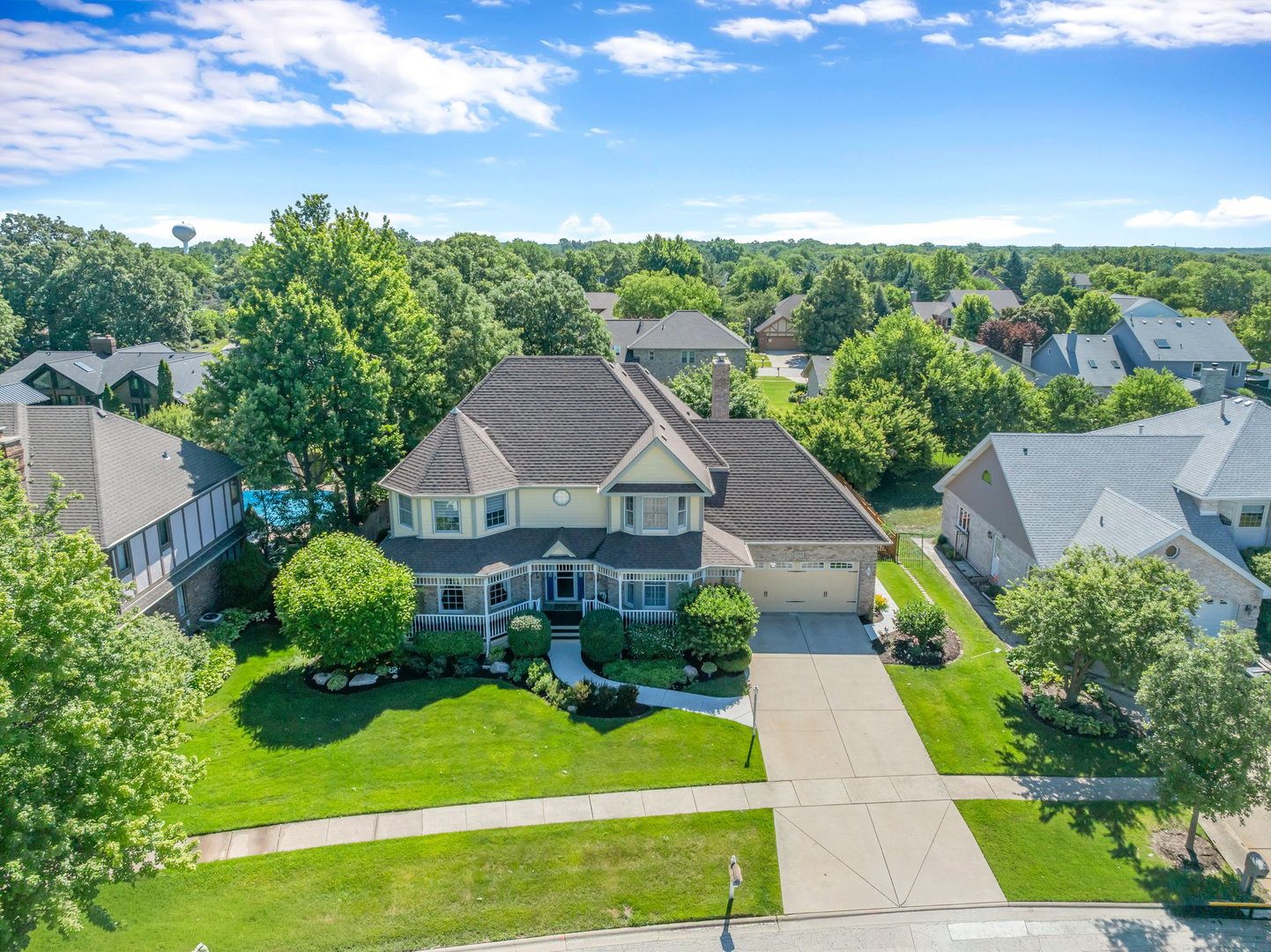 1233 Eagle Crest Drive