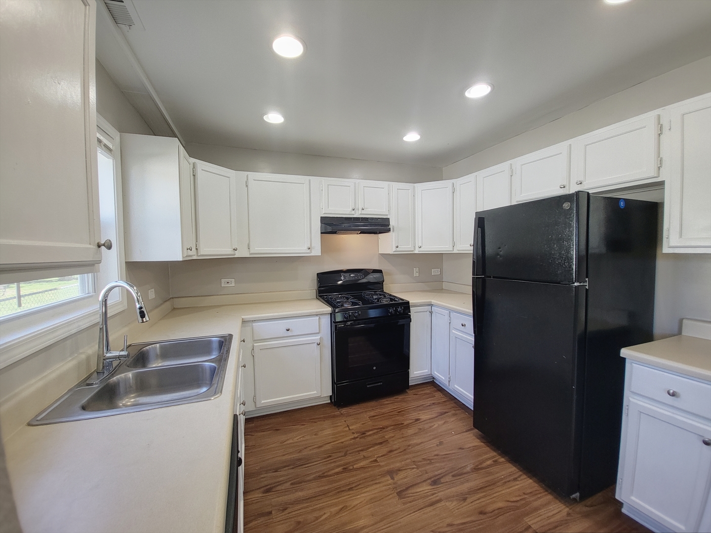 121 Highmoor Drive Property Photo 6