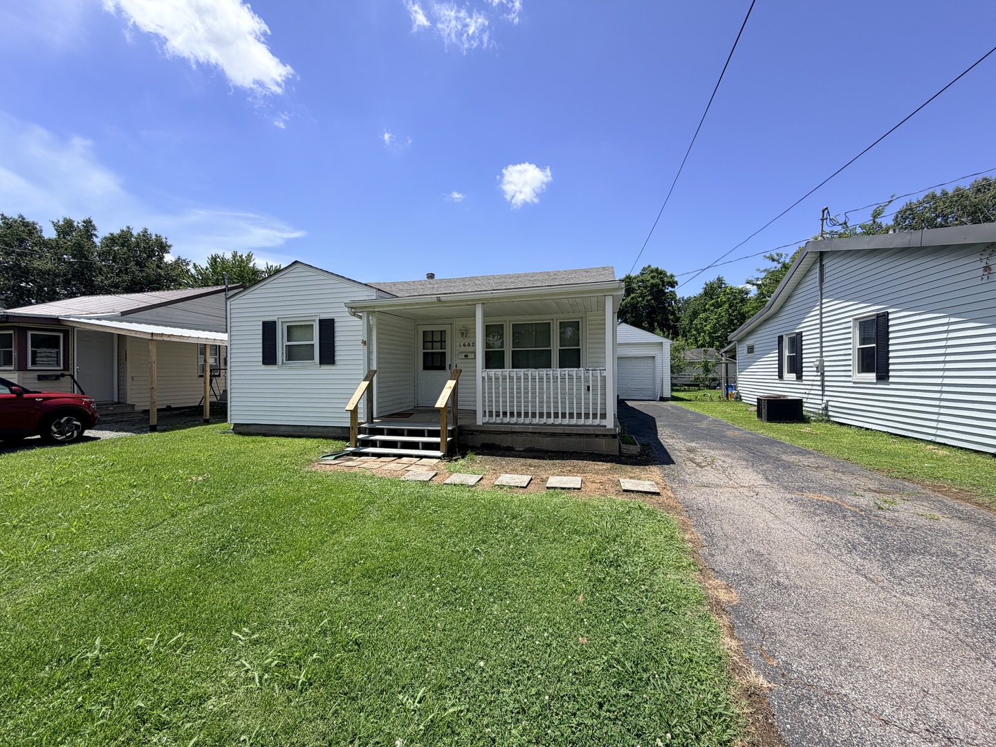 1607 Ferry Street Property Photo 1