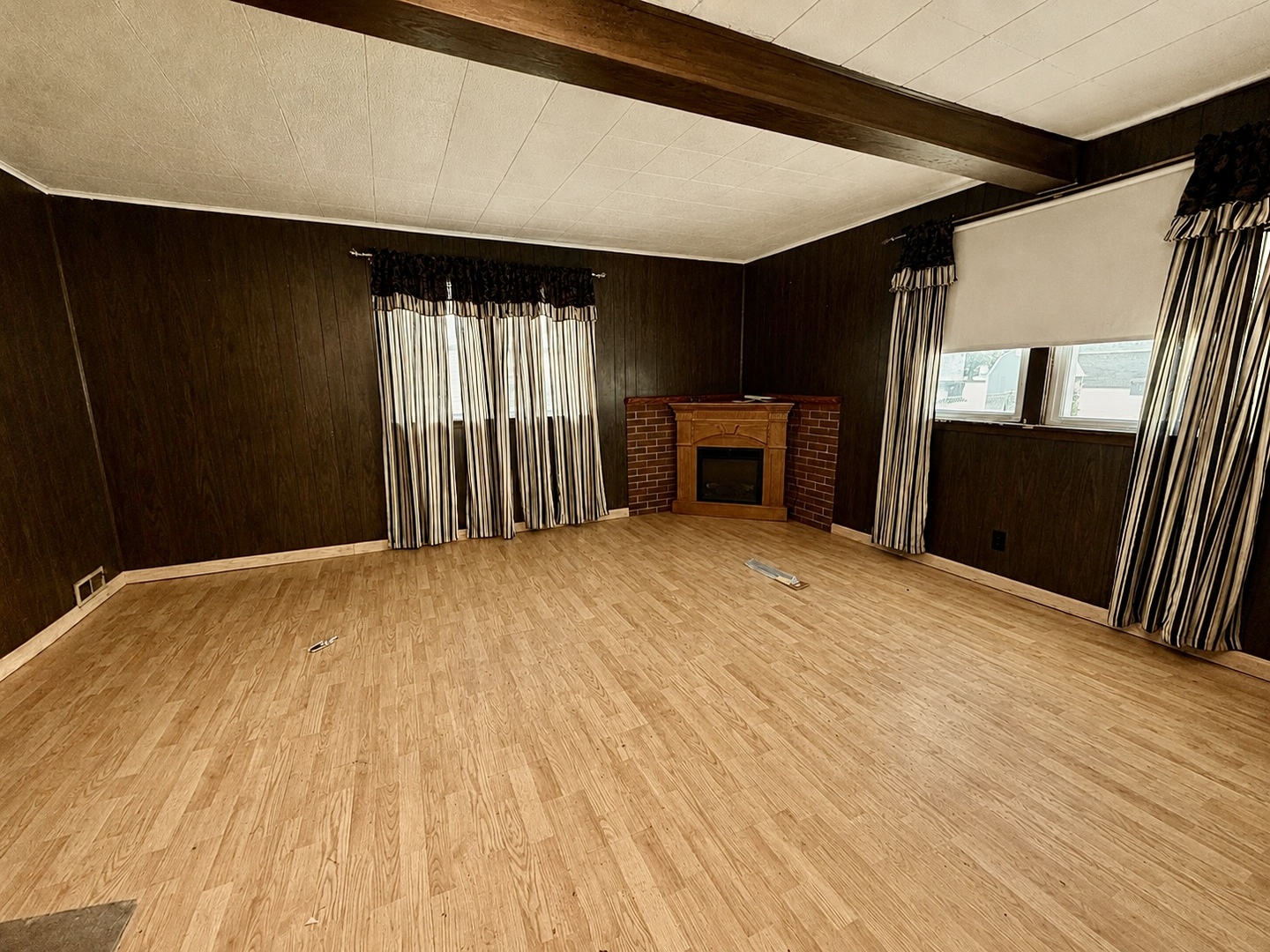 1607 Ferry Street Property Photo 9