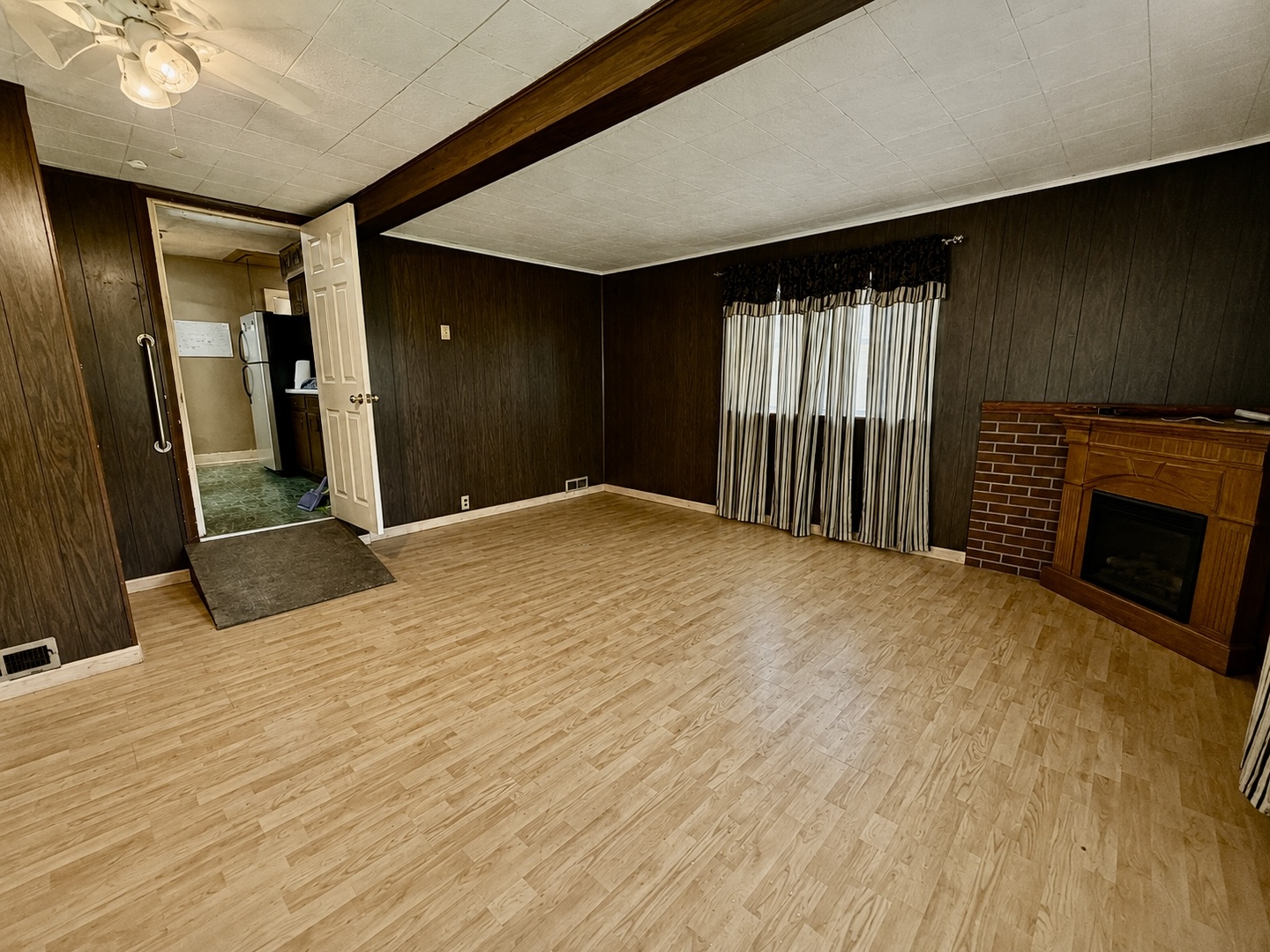 1607 Ferry Street Property Photo 10