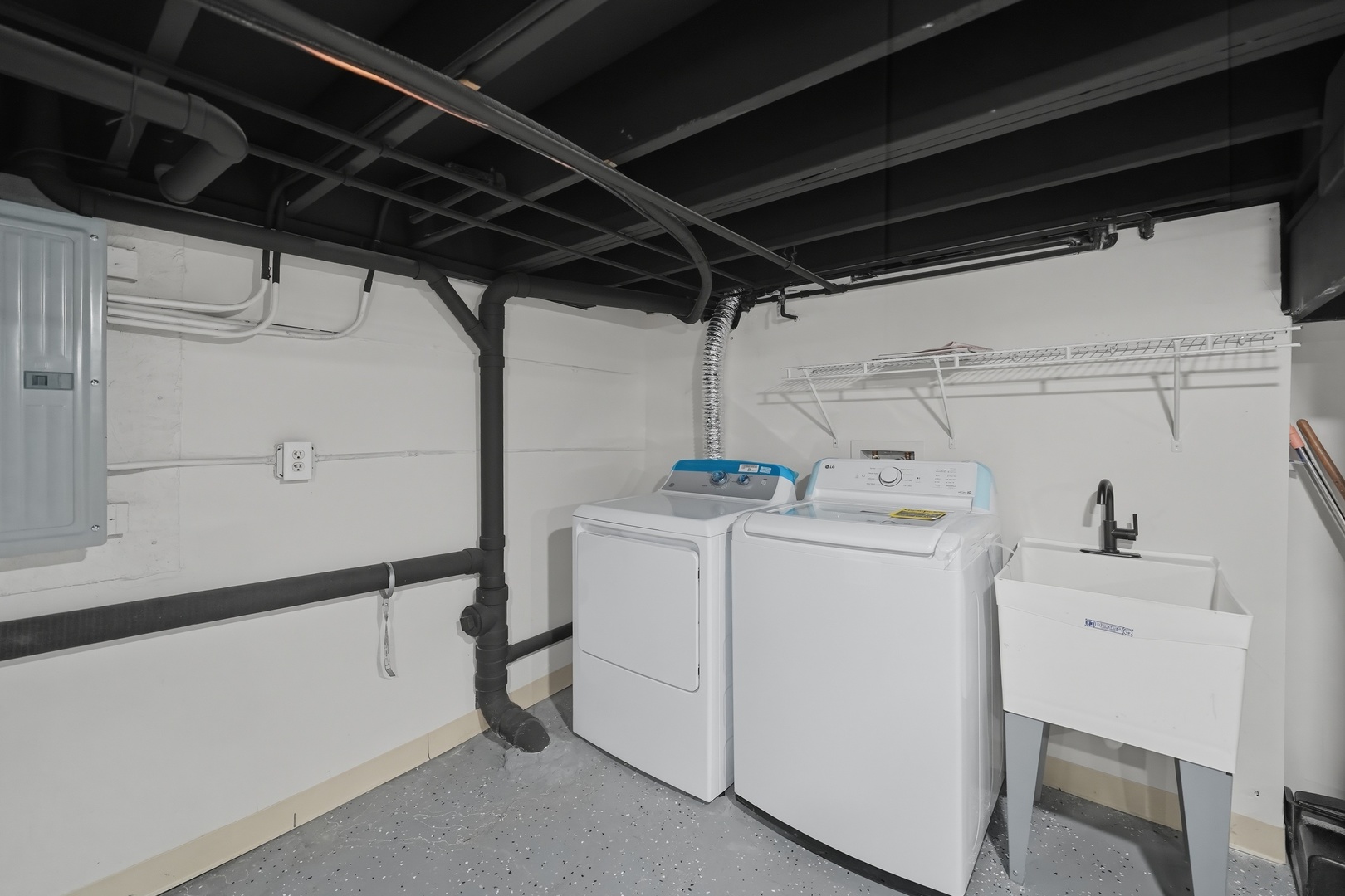 8742 S Wabash Avenue Property Photo 9