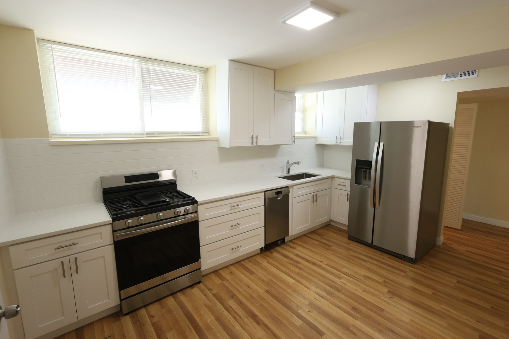6157 W Belmont Avenue 1r Property Photo 6