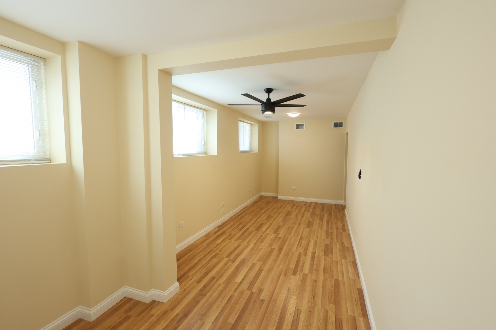 6157 W Belmont Avenue 1r Property Photo 15