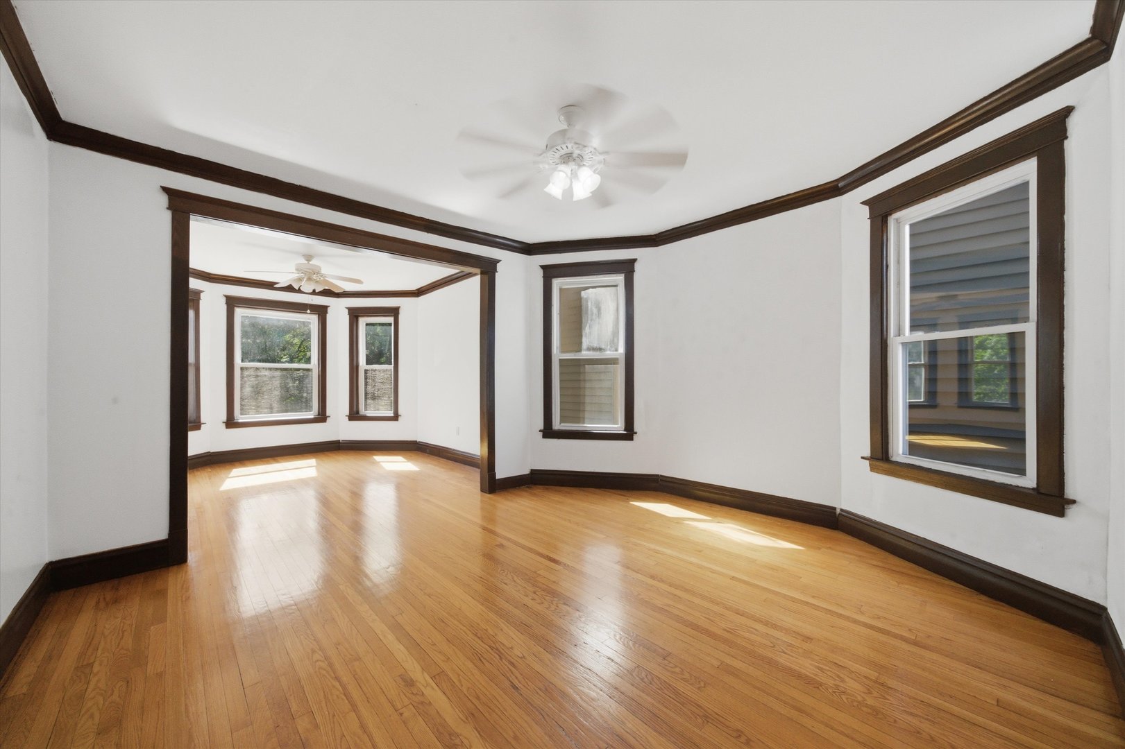 2324 N Central Park Avenue Property Photo 3