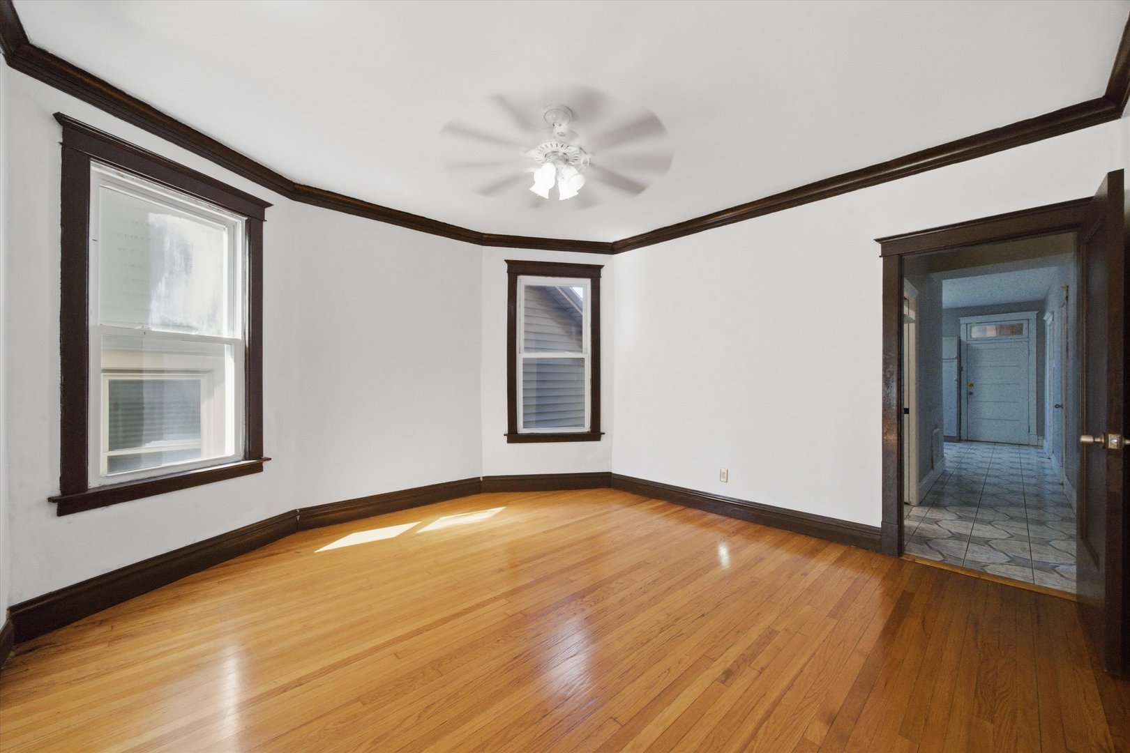 2324 N Central Park Avenue Property Photo 4