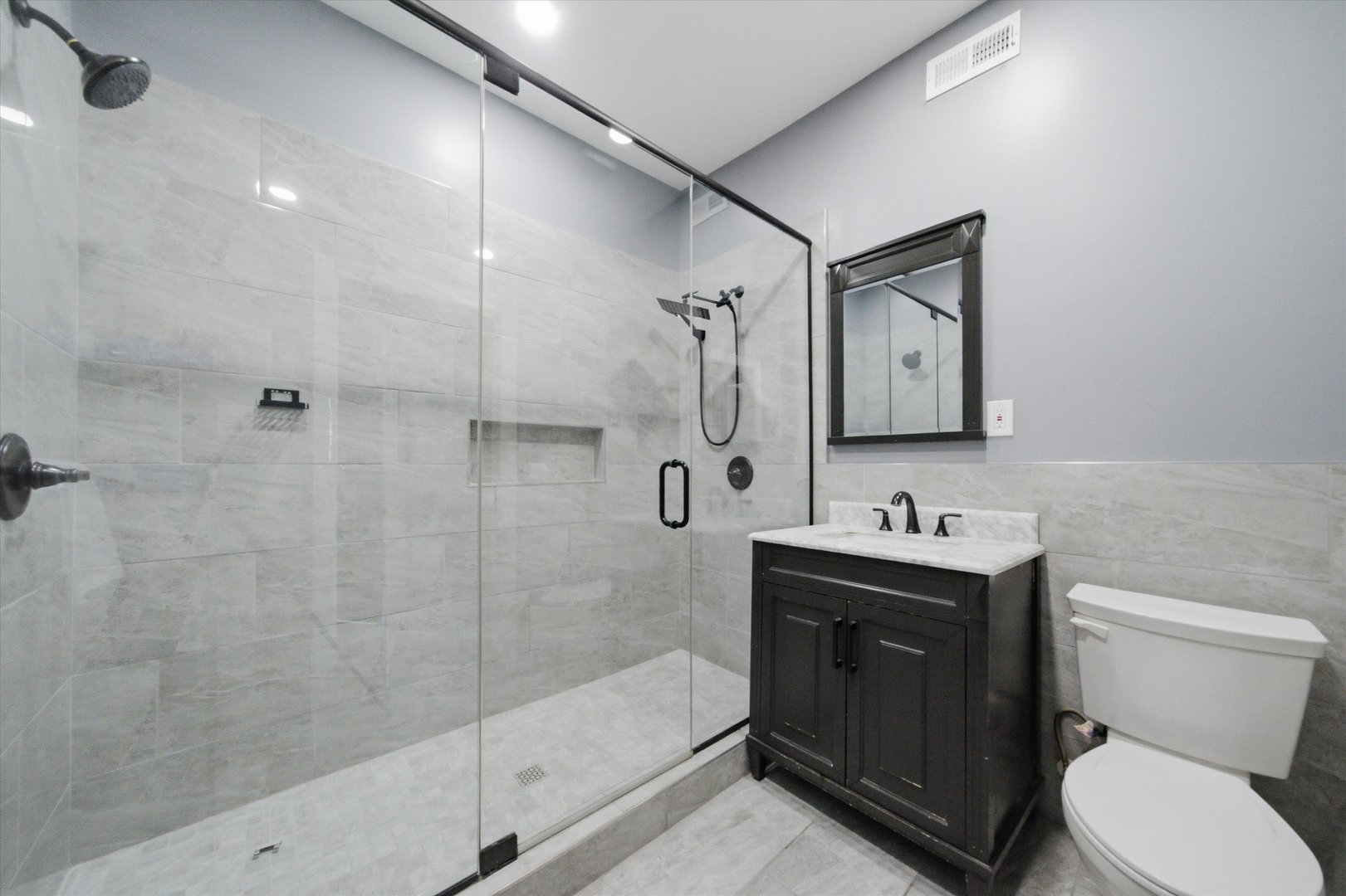 2324 N Central Park Avenue Property Photo 10