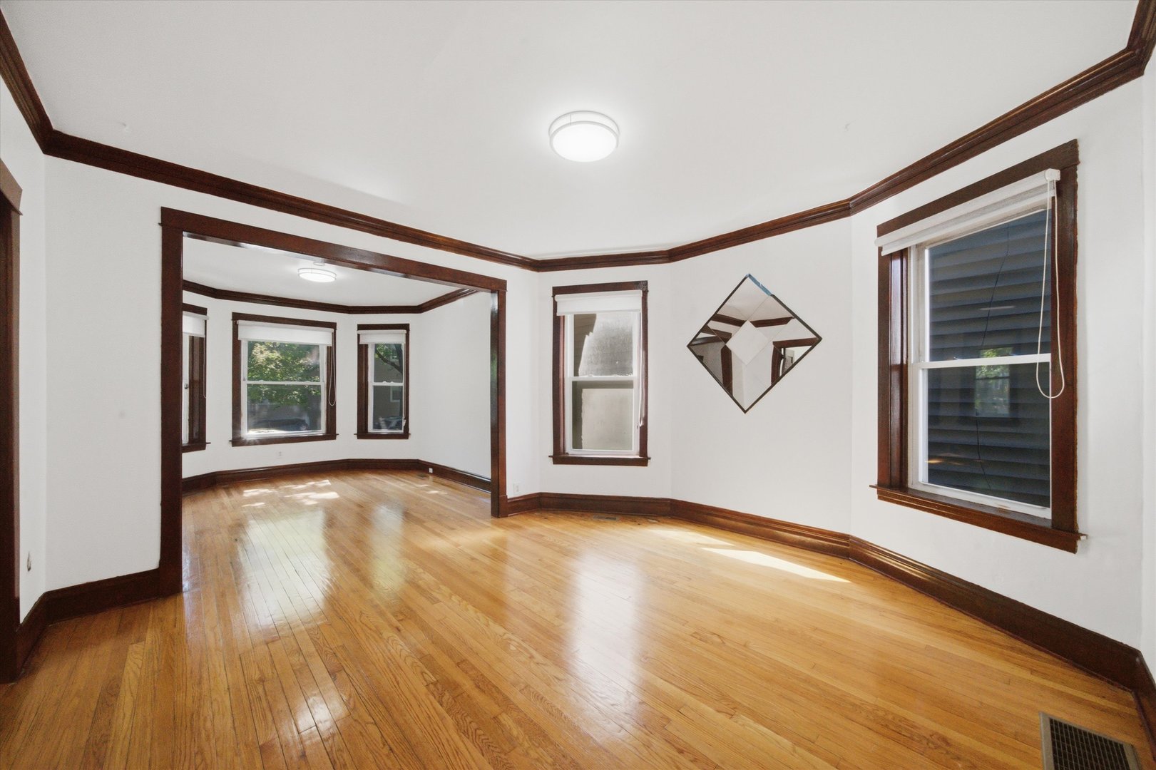 2324 N Central Park Avenue Property Photo 13
