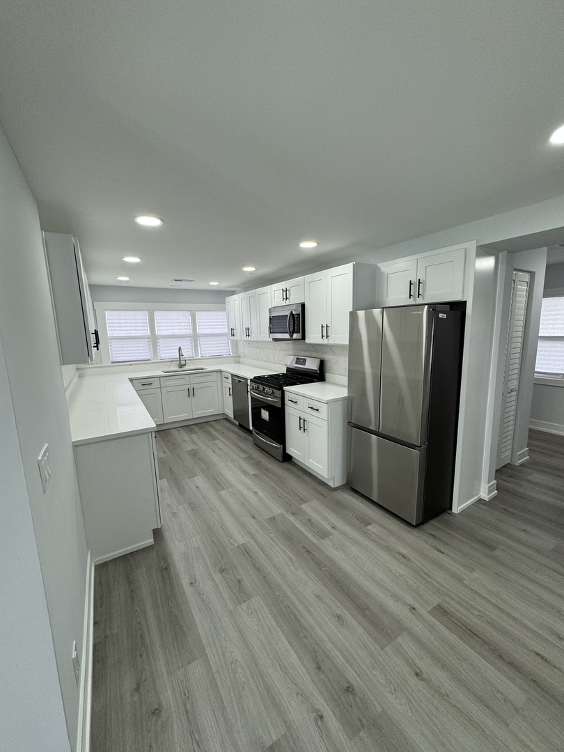 33670 N Lake Shore Drive Property Photo 4