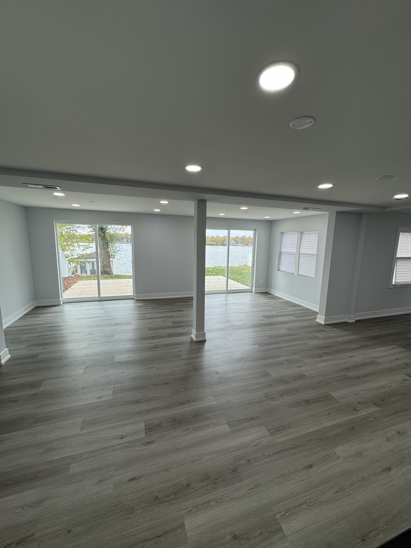 33670 N Lake Shore Drive Property Photo 8