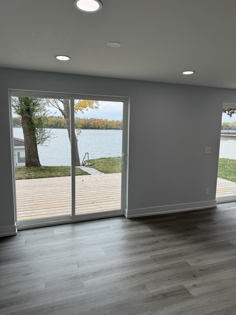 33670 N Lake Shore Drive Property Photo 9