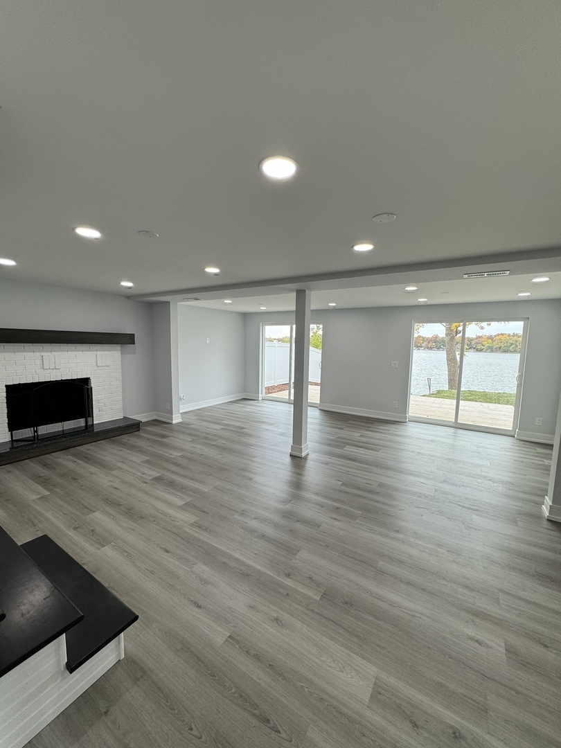 33670 N Lake Shore Drive Property Photo 10