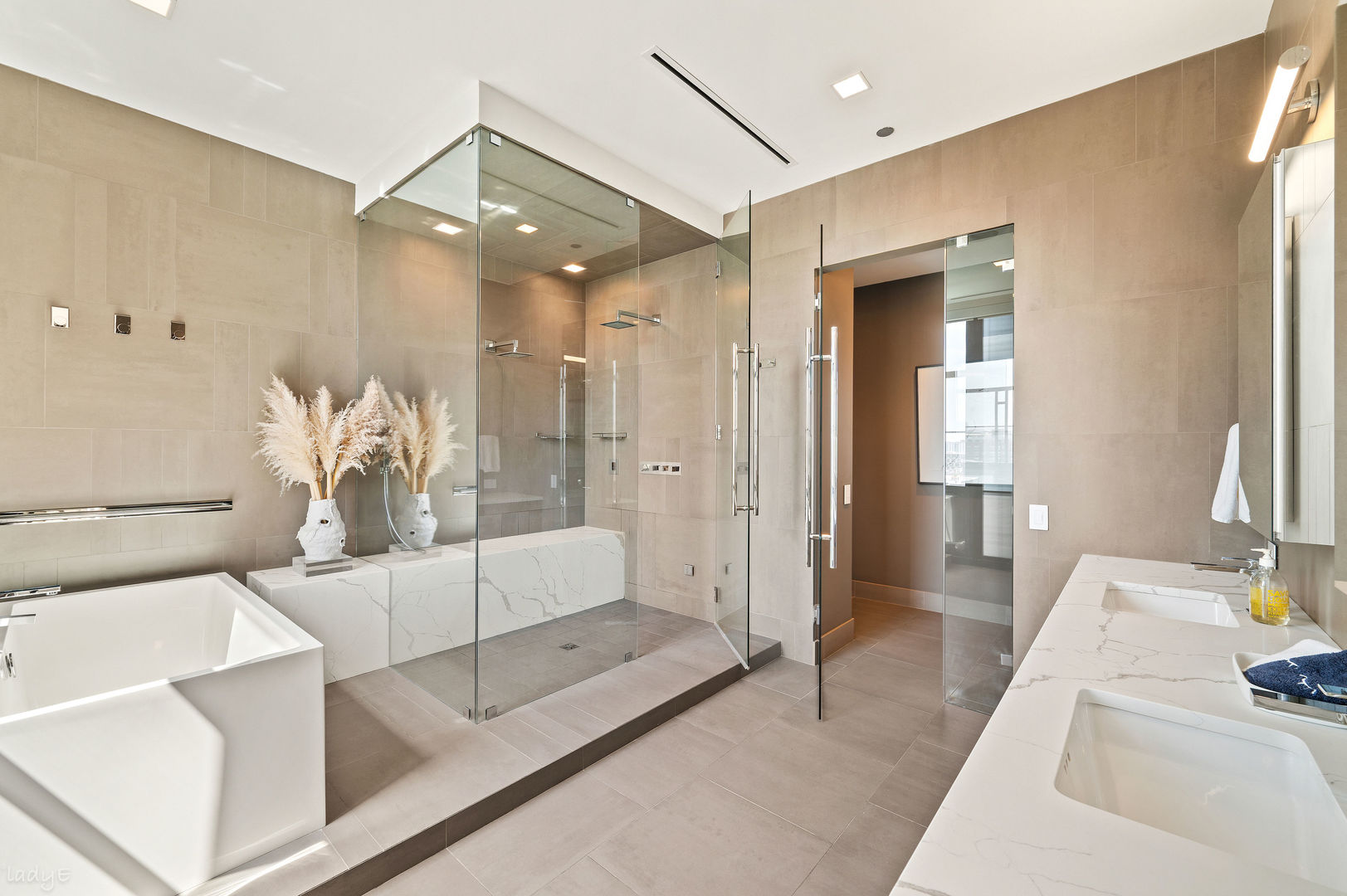 12676725 Property Photo 25