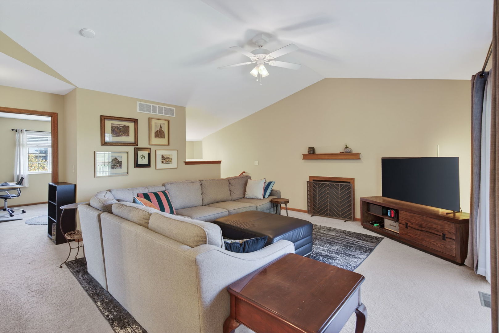 1636 E Lomar Street Property Photo 6
