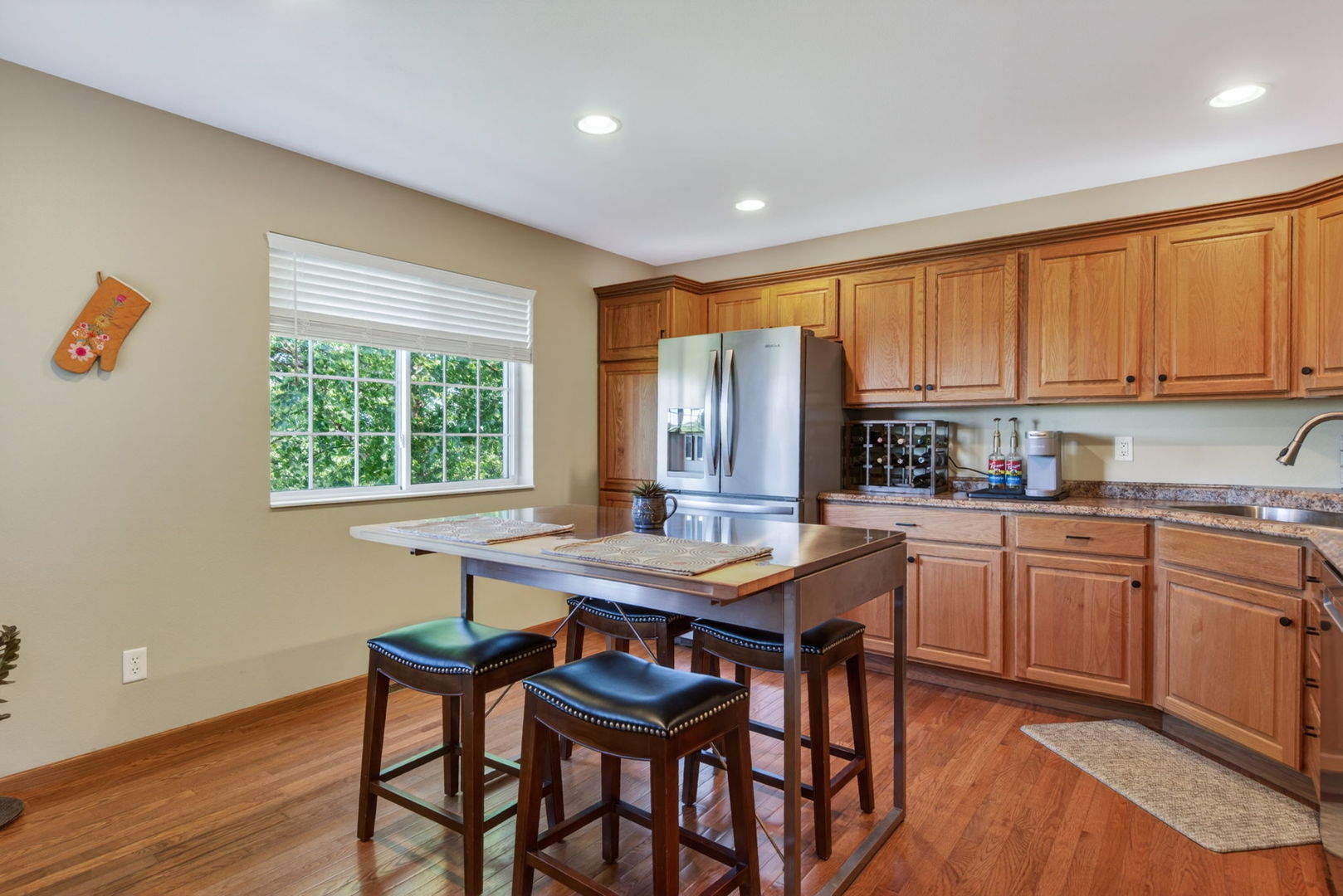 1636 E Lomar Street Property Photo 10