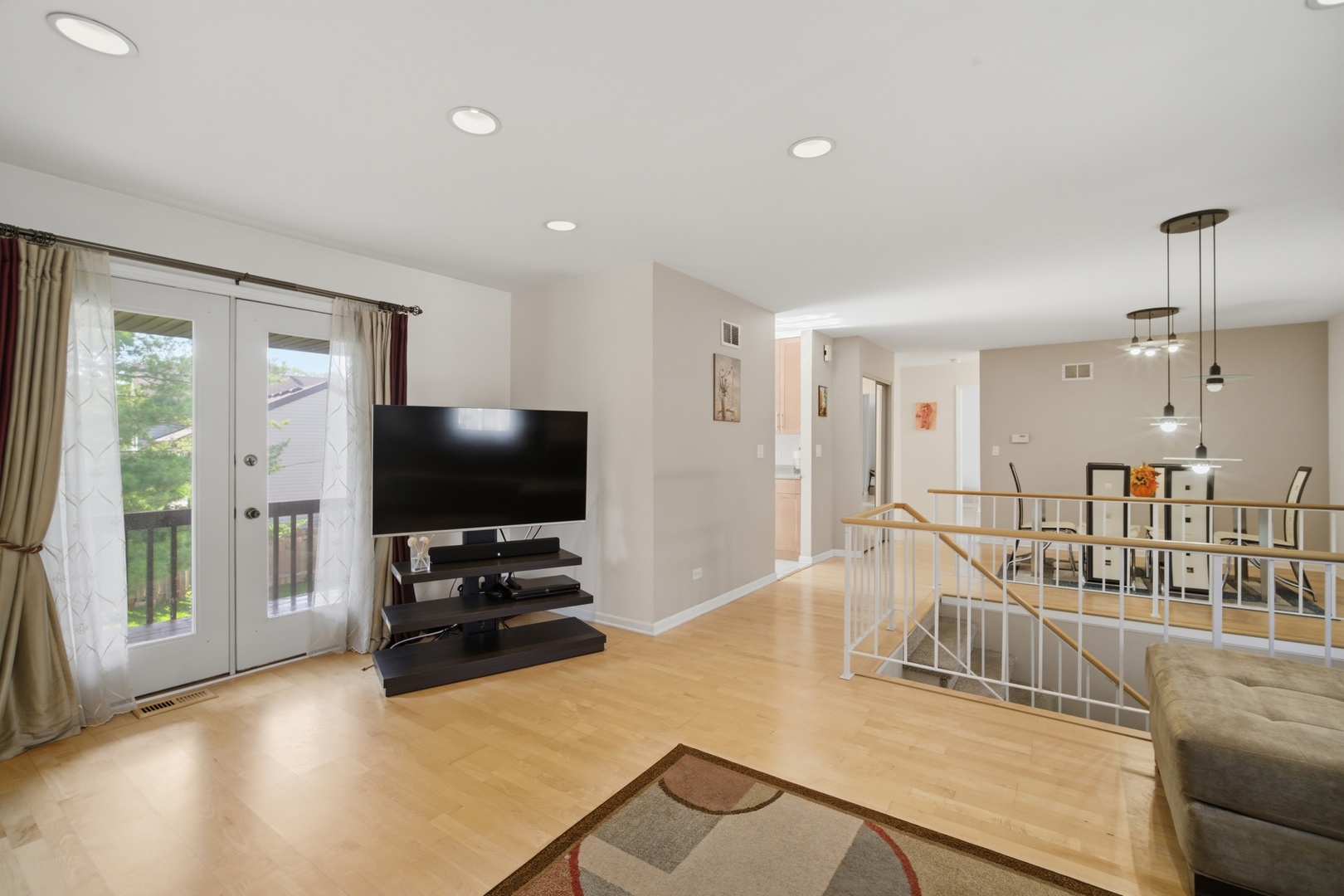 301 Horatio Boulevard Property Photo 5