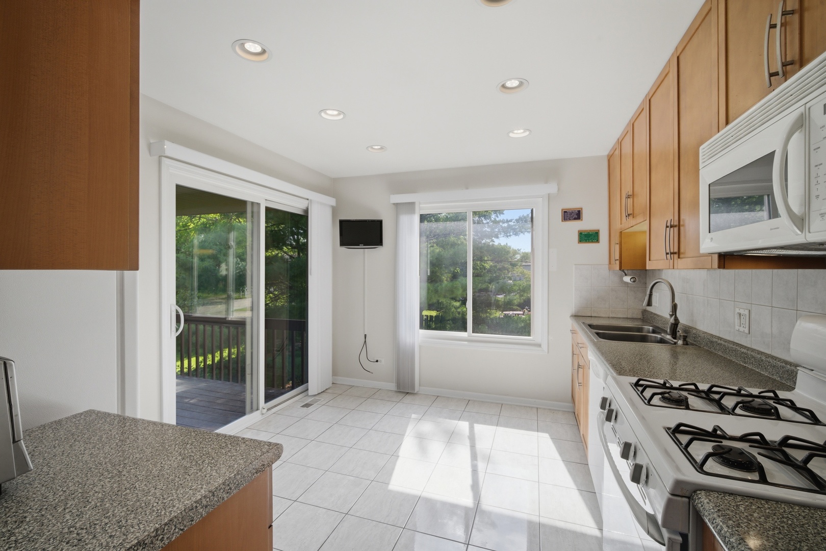 301 Horatio Boulevard Property Photo 7