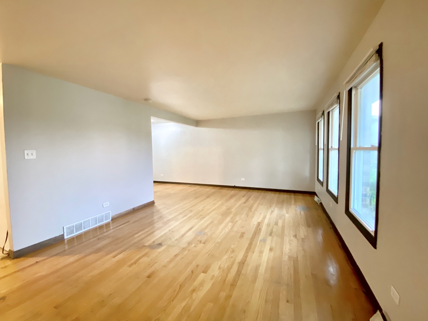 16428 Wabash Avenue Property Photo 3