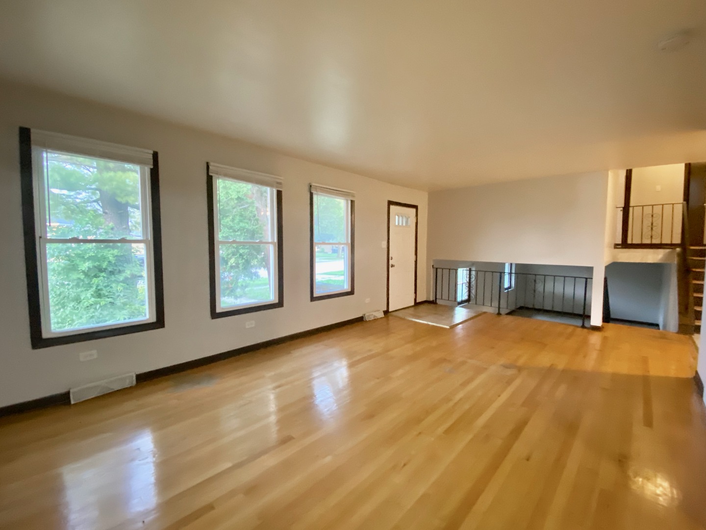 16428 Wabash Avenue Property Photo 4