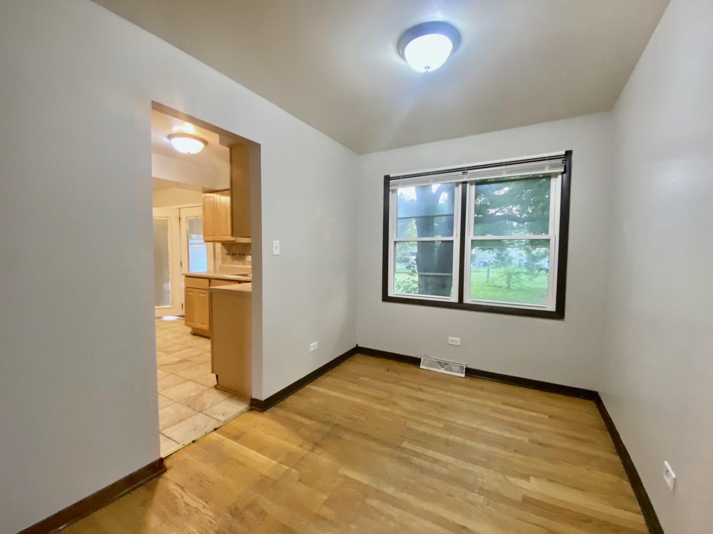 16428 Wabash Avenue Property Photo 6