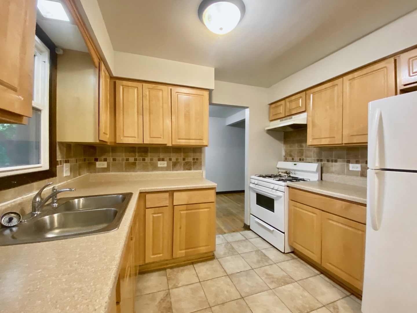 16428 Wabash Avenue Property Photo 8
