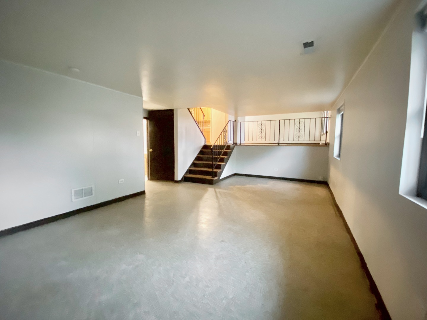 16428 Wabash Avenue Property Photo 10