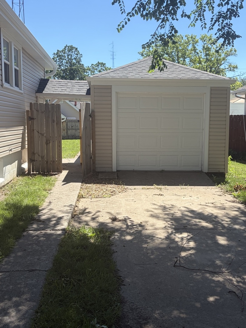272 S Forest Avenue Property Photo 22