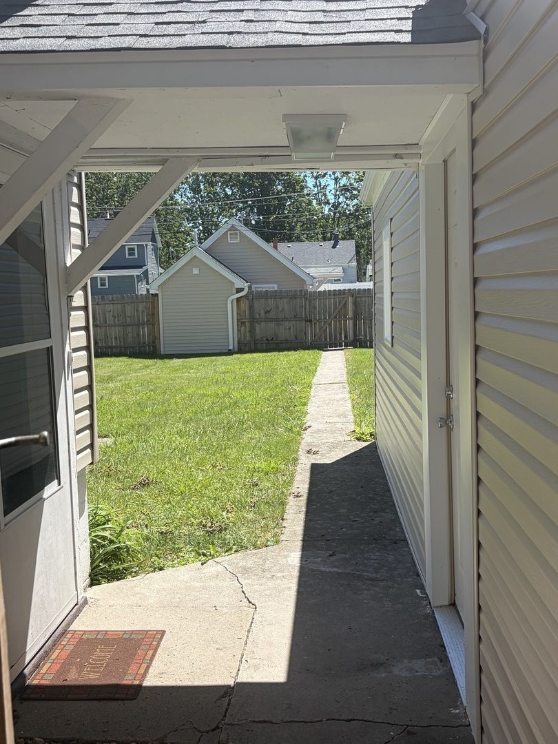 272 S Forest Avenue Property Photo 23