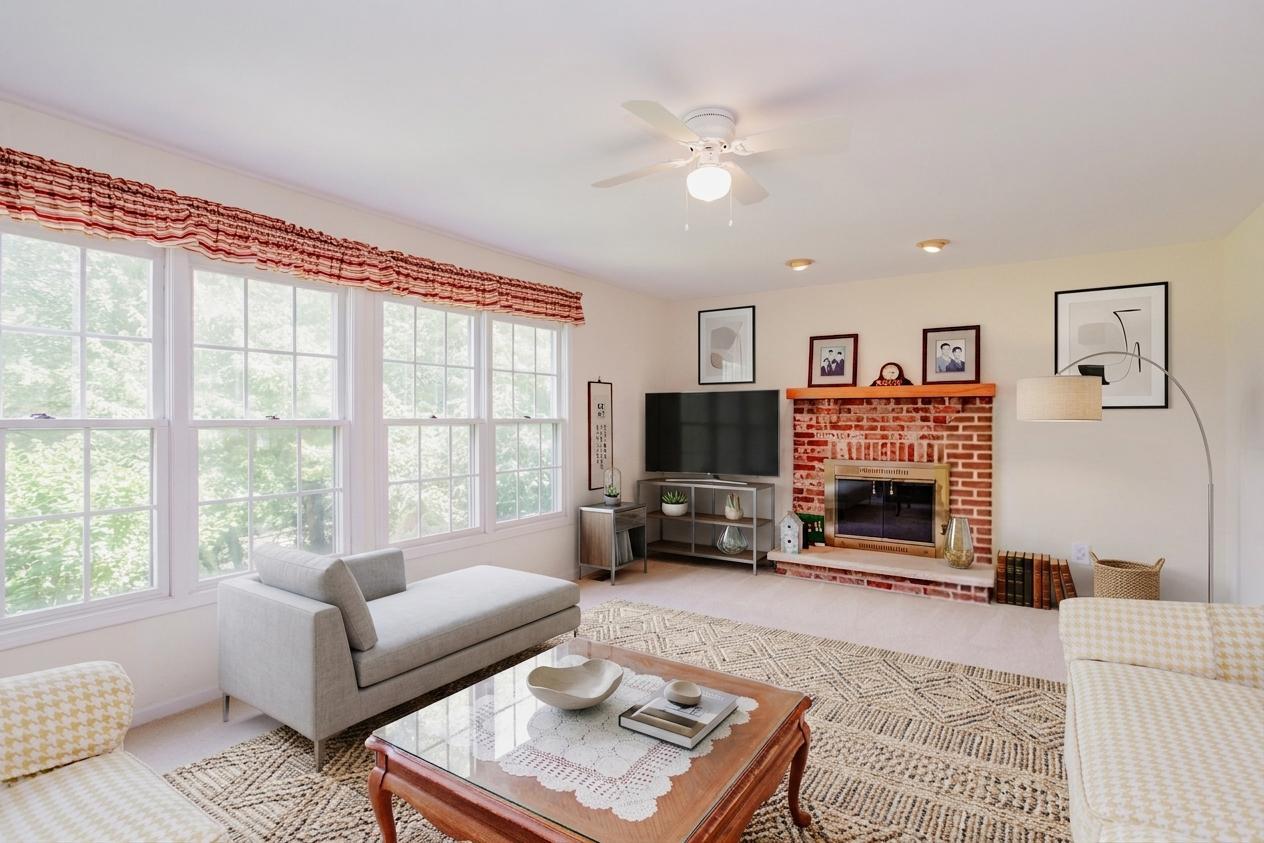 1438 Della Drive Property Photo 17