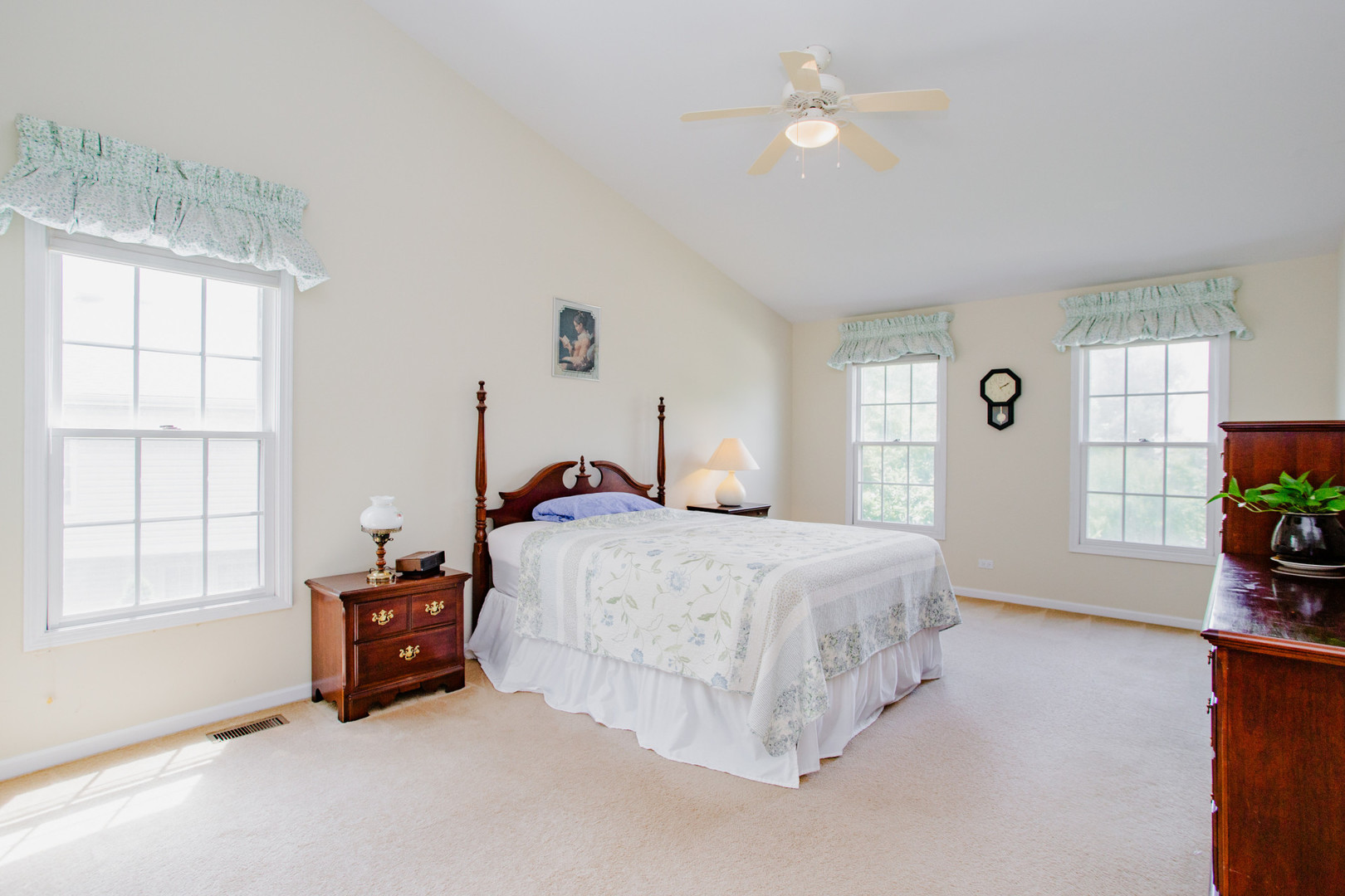 1438 Della Drive Property Photo 21