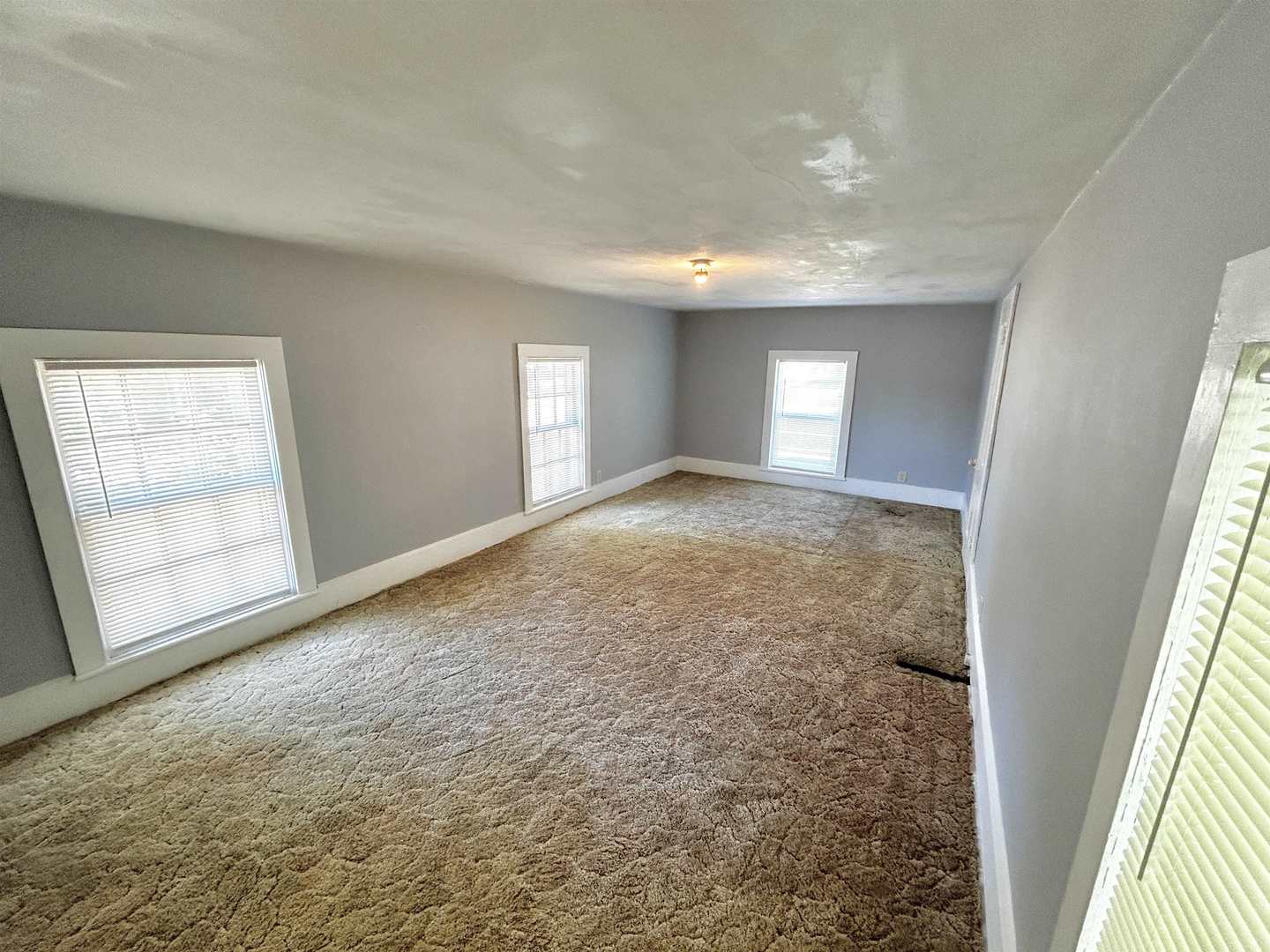 126 E 6th Street Property Photo 15