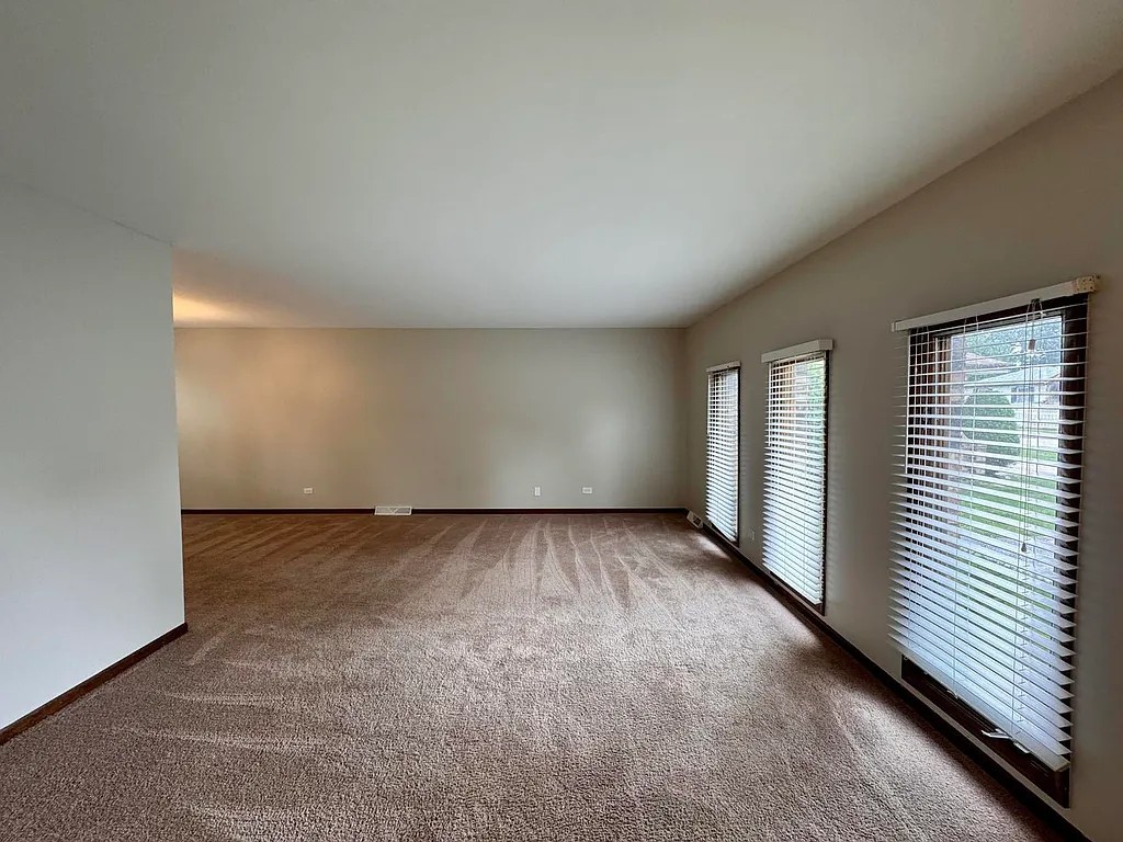 17945 Maple Street Property Photo 3