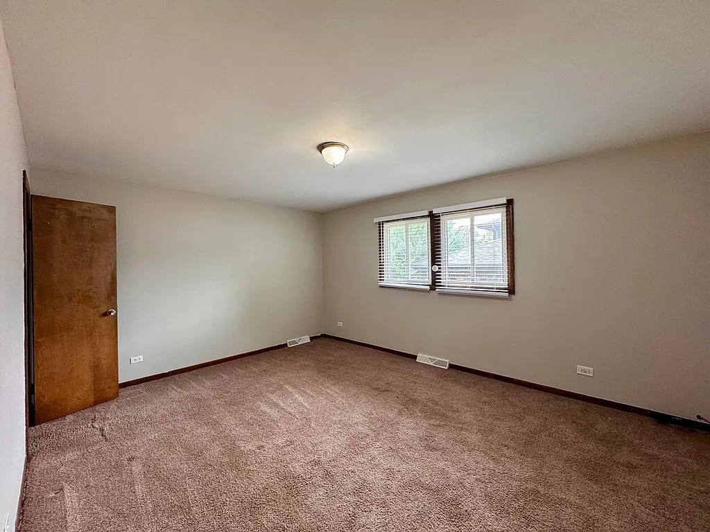 17945 Maple Street Property Photo 7