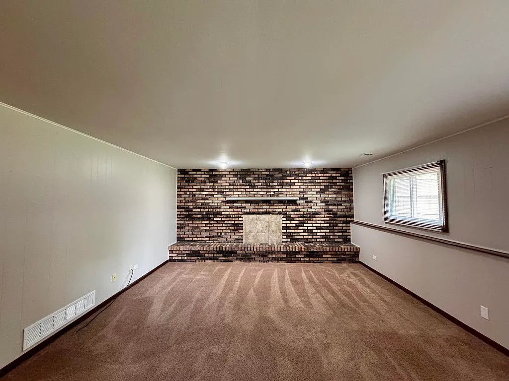 17945 Maple Street Property Photo 13