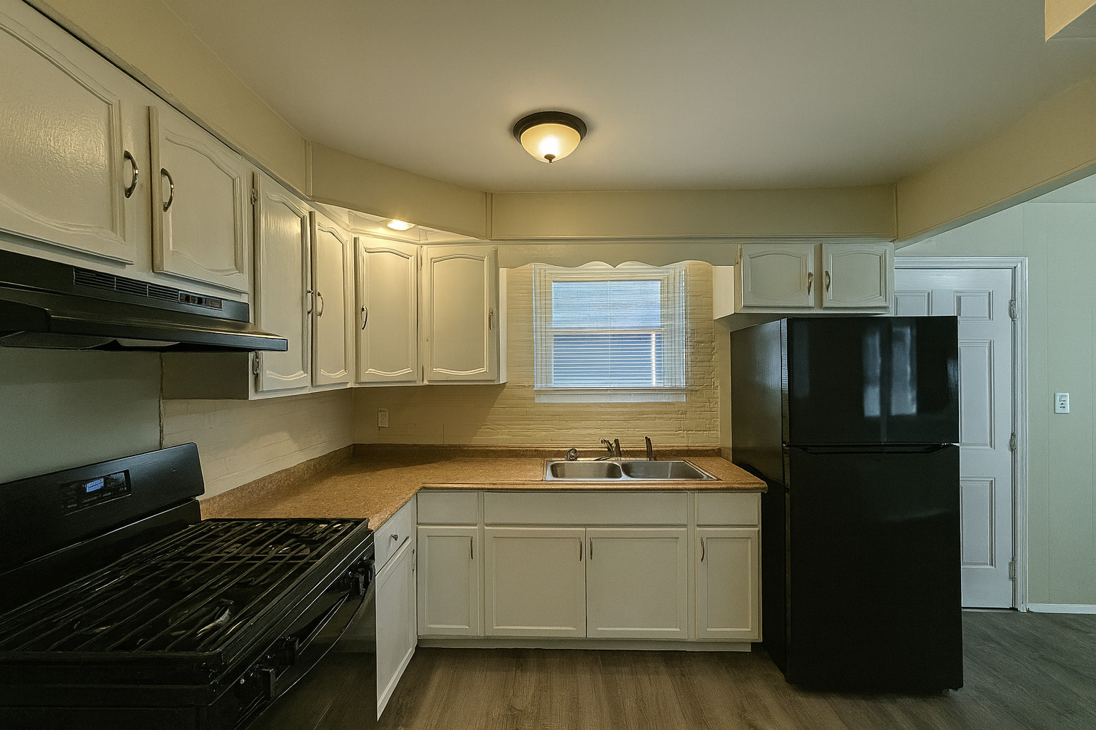 14708 Shepard Drive Property Photo 9