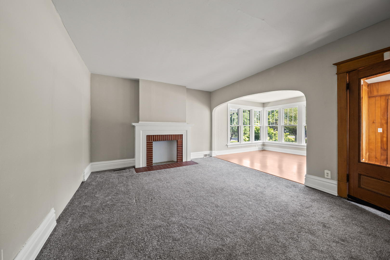 108 W Central Park Avenue Property Photo 6