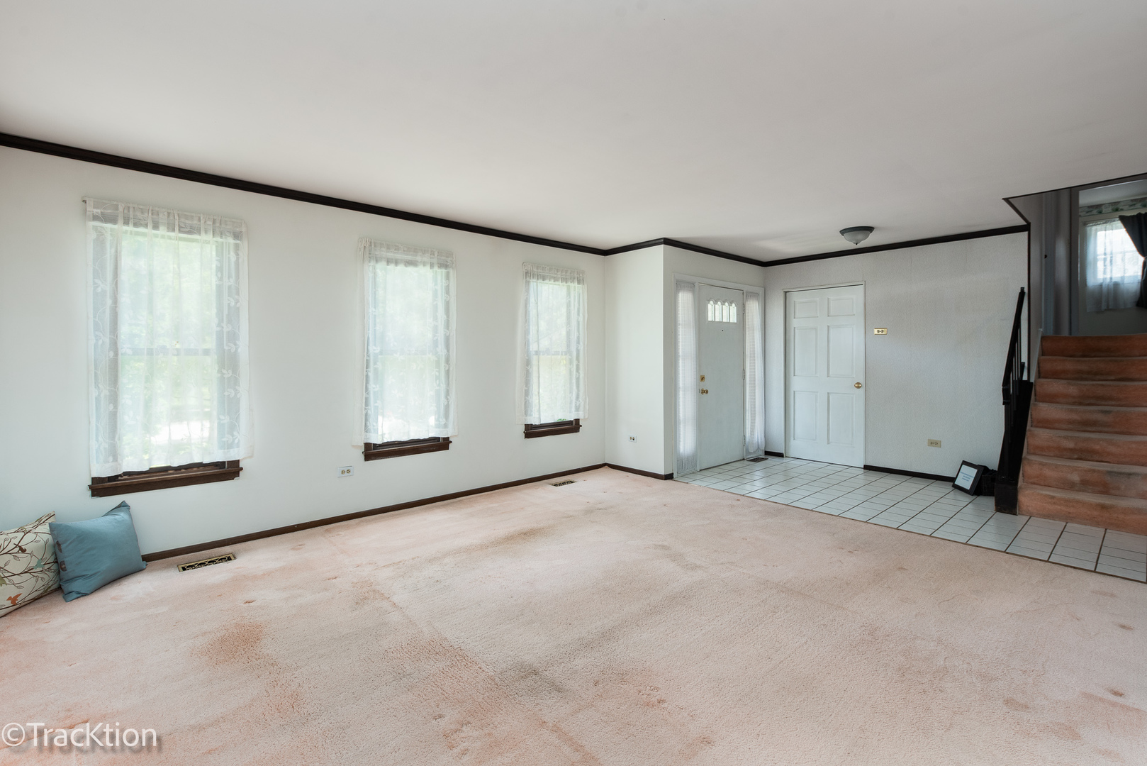 518 Whitehall Way Property Photo 5