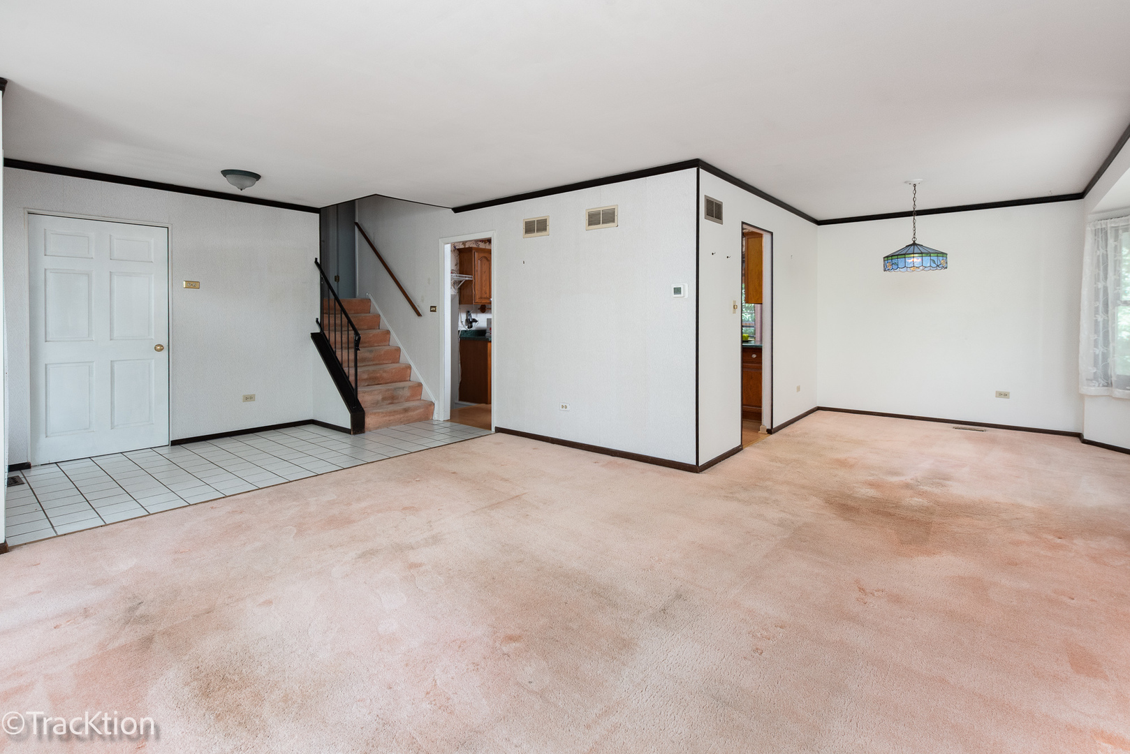 518 Whitehall Way Property Photo 6