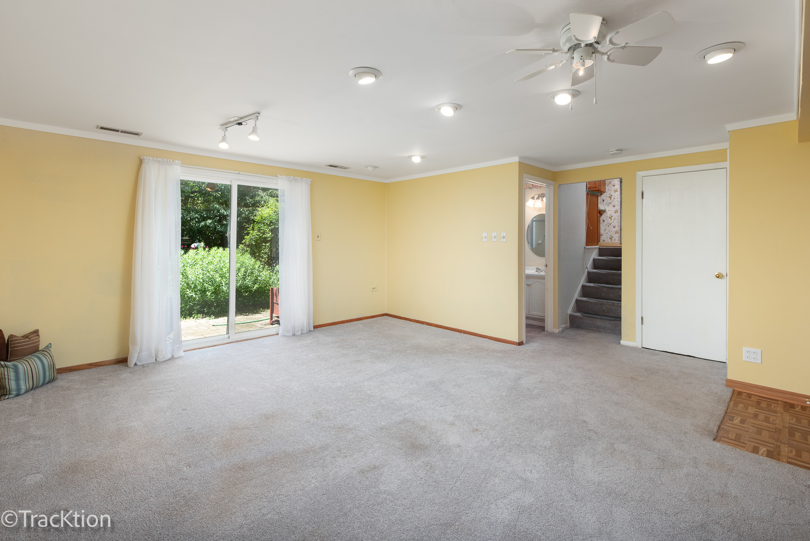 518 Whitehall Way Property Photo 12