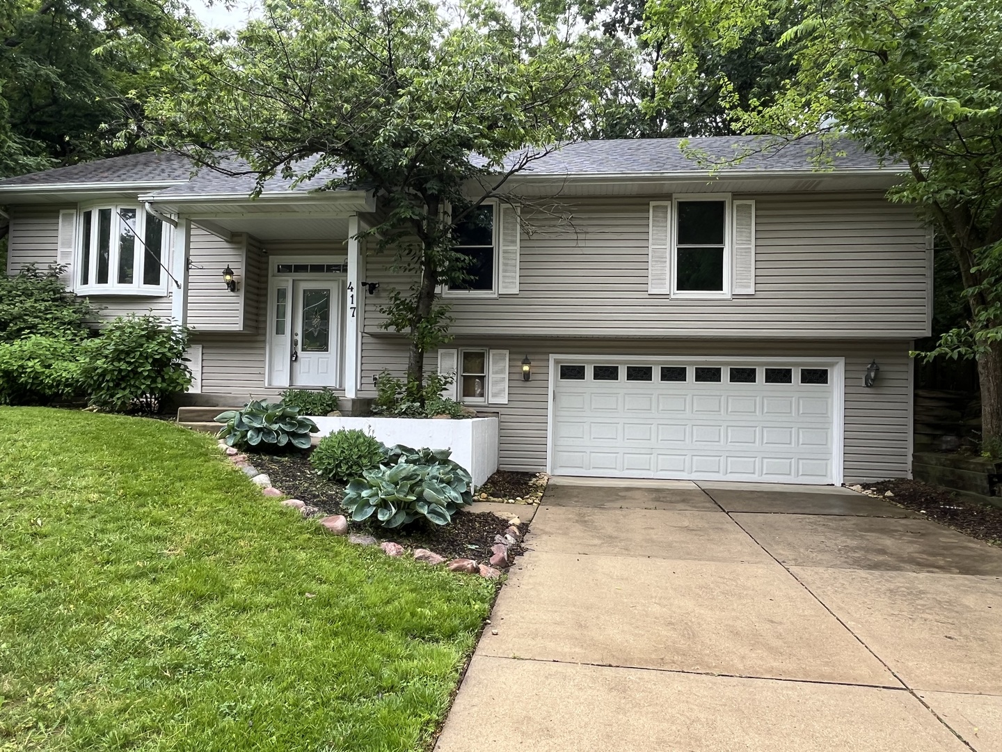417 Cambridge Way Property Photo 1