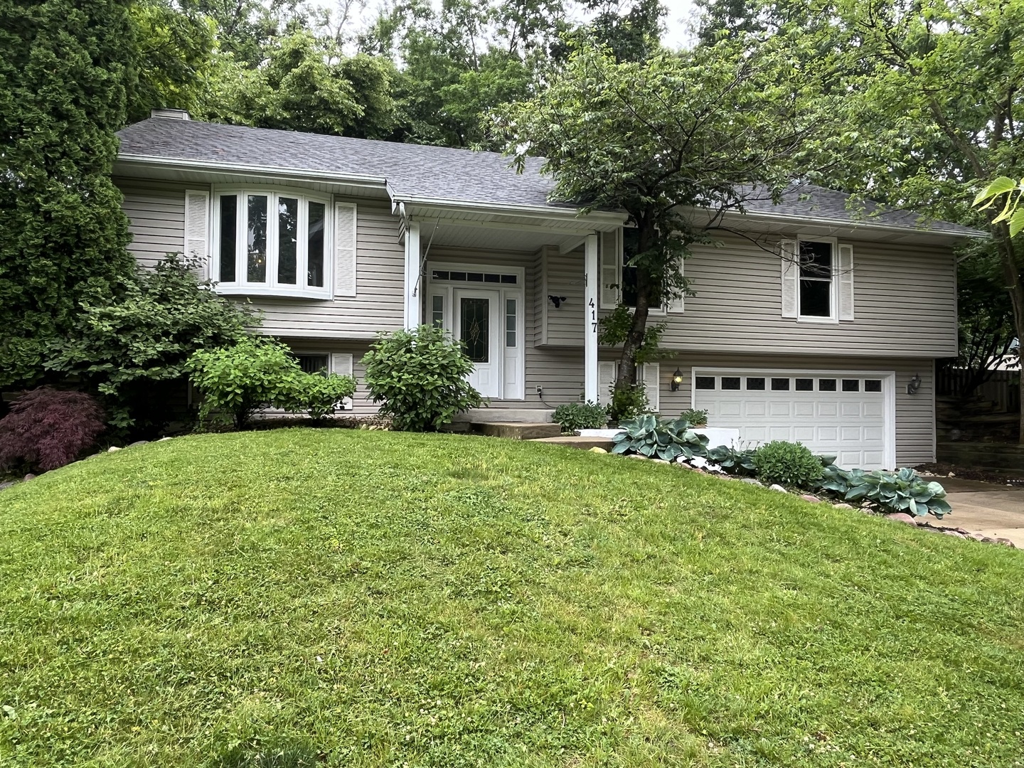 417 Cambridge Way Property Photo 2