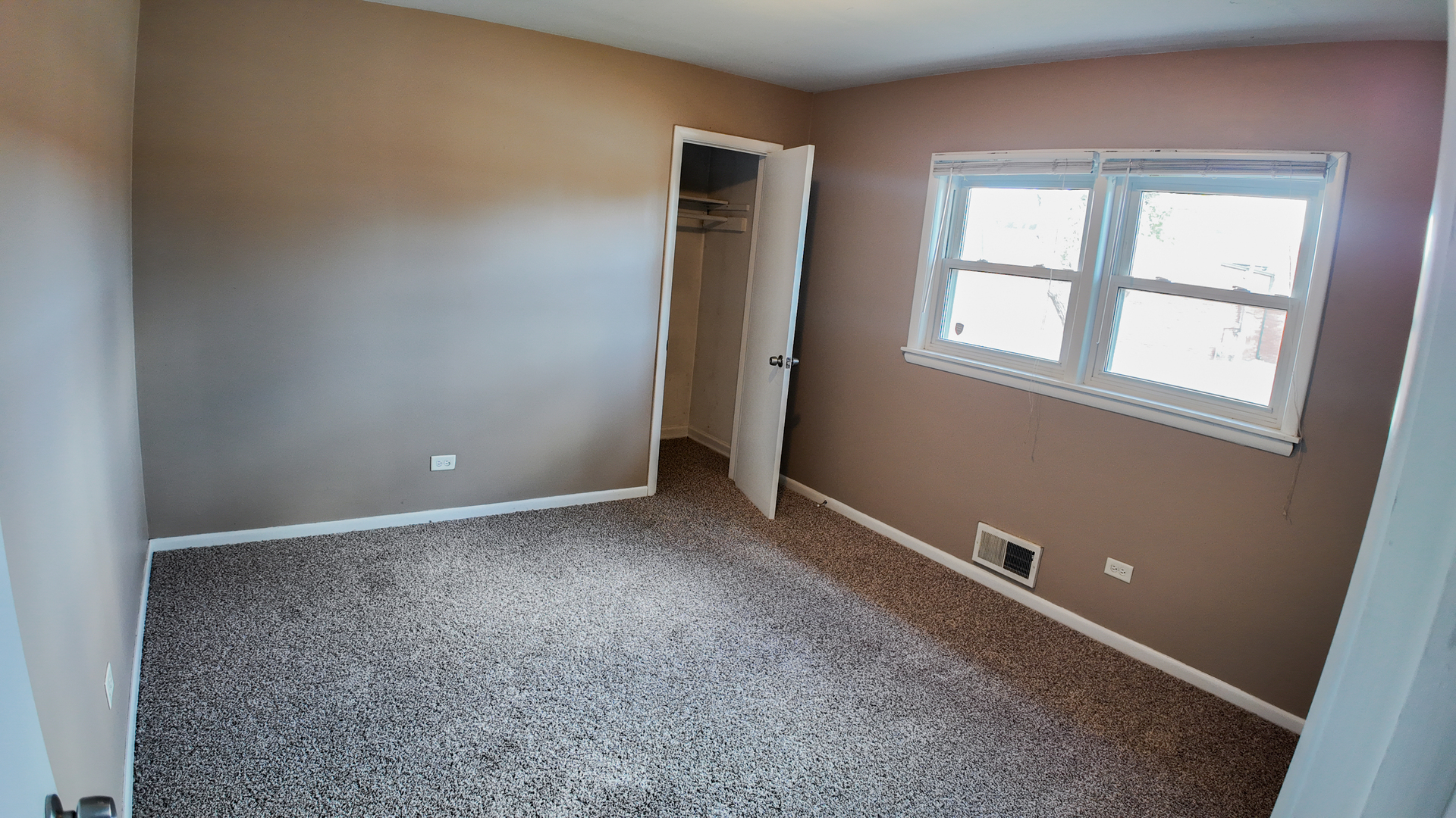 15501 Maryland Avenue Property Photo 6