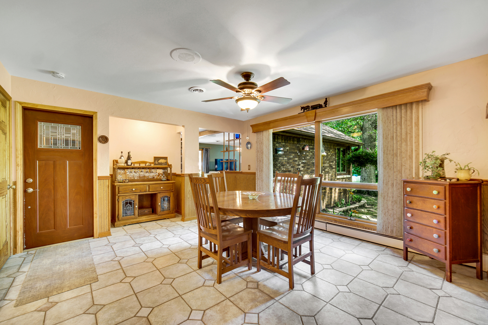 12881 White Oak Avenue Property Photo 8