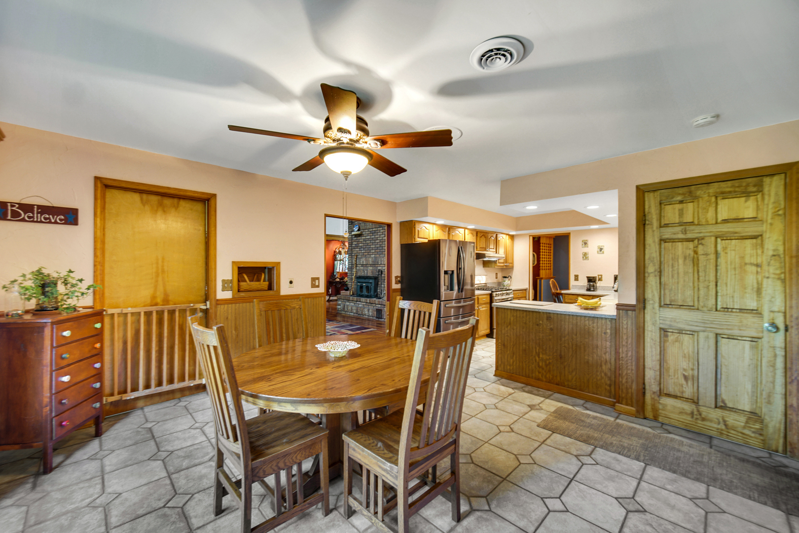 12881 White Oak Avenue Property Photo 9