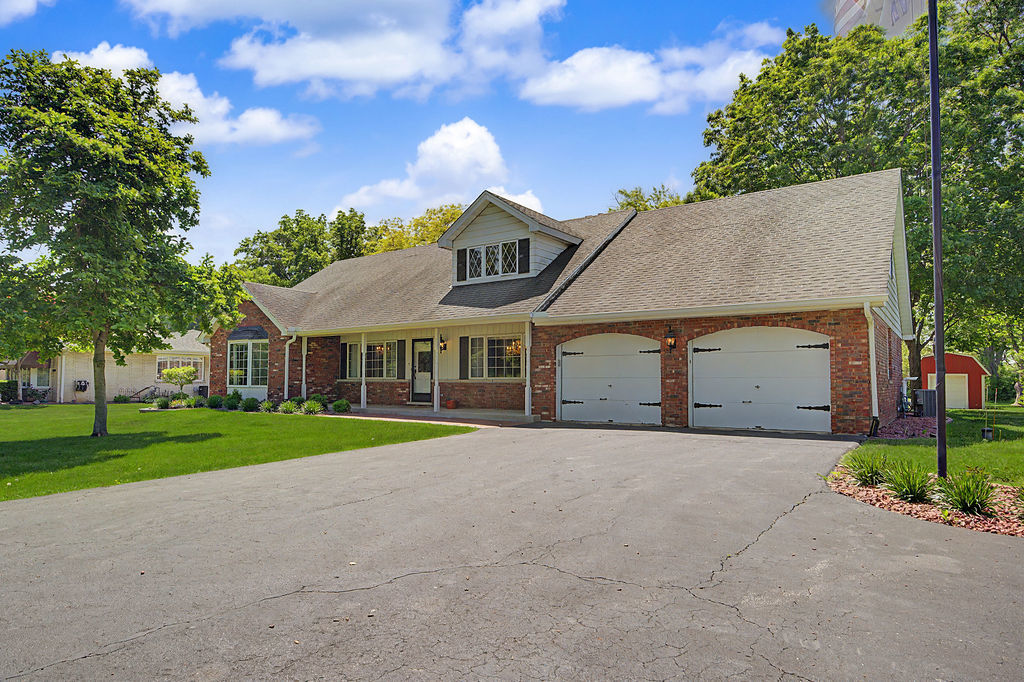 24364 S Volbrecht Road Property Photo 1