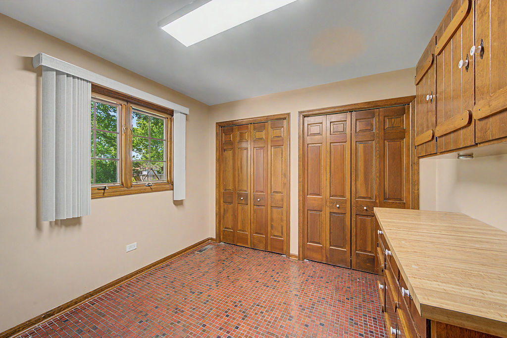 24364 S Volbrecht Road Property Photo 31