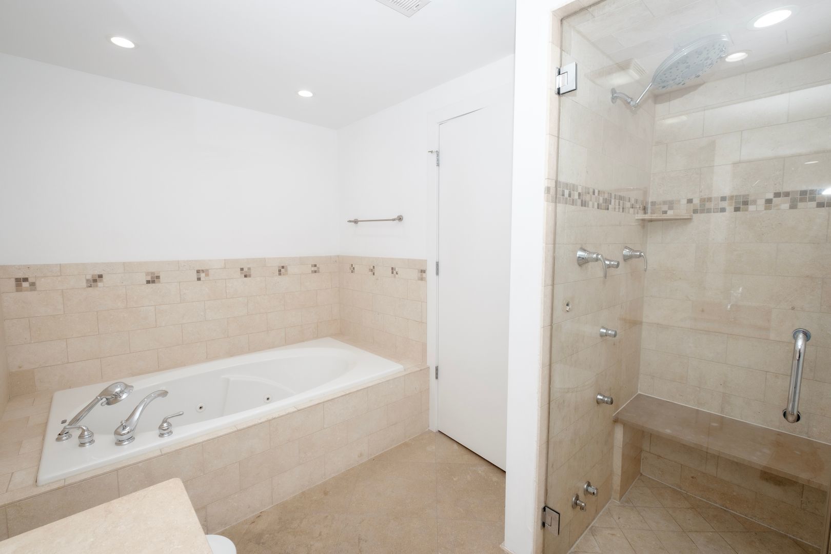 914 W Hubbard Street 202 Property Photo 18