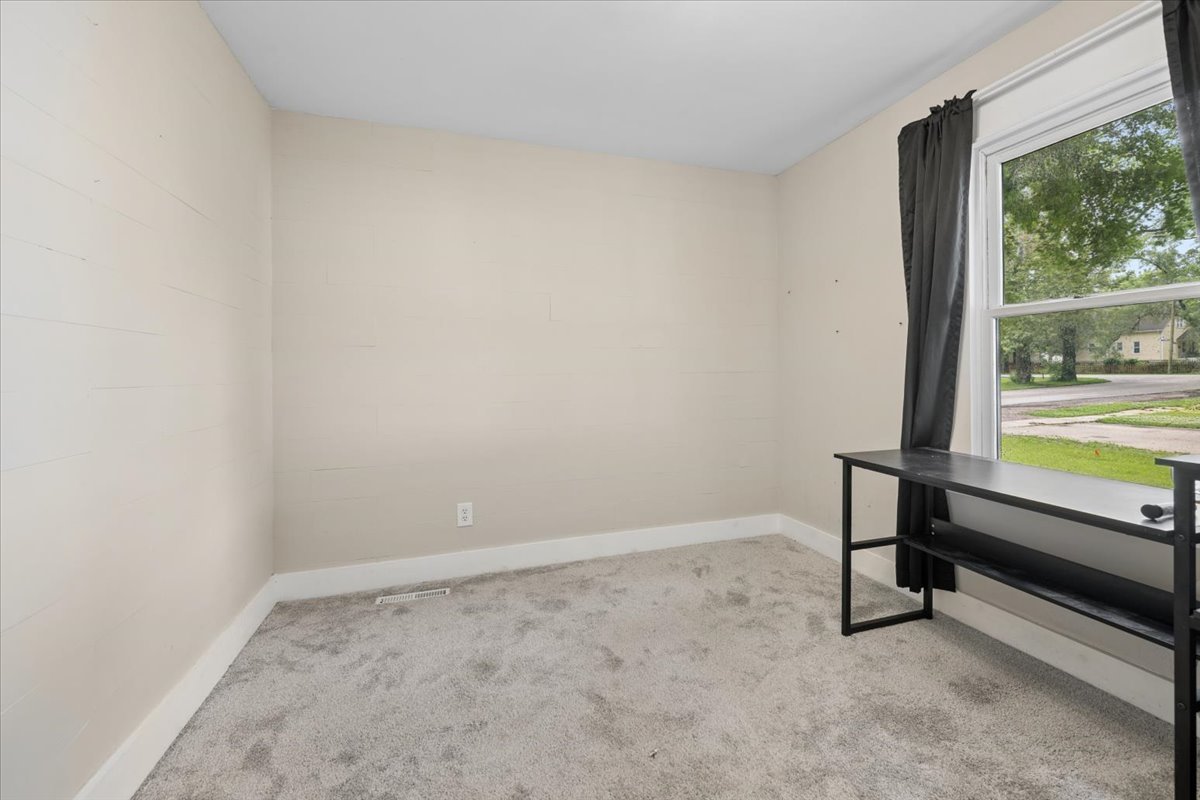 121 Davison Street Property Photo 8